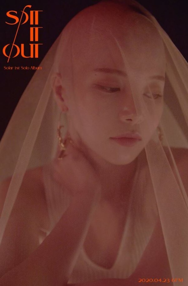 솔라 삭발 콘셉트 티저 사진(마마무 공식 SNS)