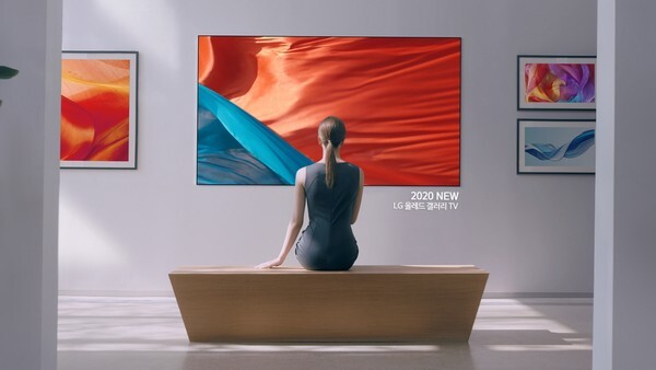 LG전자가 새로 선보이는 LG 올레드 TV 새 광고 인류의 컬러편 한 장면. /LG전자 제공