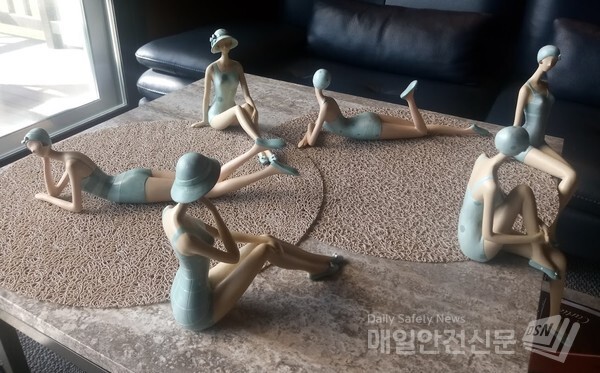 [오늘날씨]오늘 전국 내륙 대부분에서 30도 이상 올라 매우 덥겠다. 코로나19로 지친 시민들에게 바닷가 해수욕장이 그리운 계절이다.  /신윤희 기자
