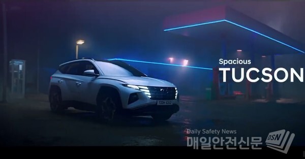 현대차가 15일 새롭게 재탄생시킨 4세대 모델의 신형 투싼을 공개했다. /현대차 홍보영상 캡처