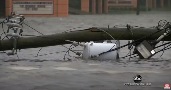 허리케인 샐리가 미국 남동부를 강타해 지붕이 날라가고 정전이 발생하는 등 피해가 속출하고 있다.(사진=abc News 영상 캡처)