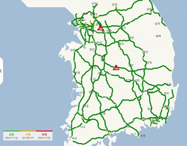 3일 오전 9시20분 현재 전국의 고속도로 교통소통 상황. 수도권 주변에서 시속 40~80Km의 서행구간이 있을 뿐 초록색으로 원활한 흐름을 보여주고 있다. /한국도로공사
