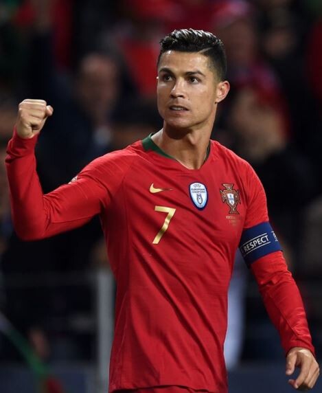 호날두가 코로나19 확진 판정을 받아 포루투갈 대표팀 경기 출전을 못하게 됐다.(사진=포루투갈축구협회 공식 SNS 캡처)