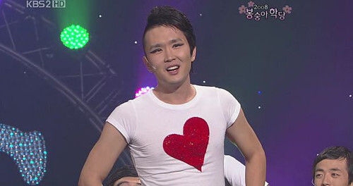 '1호가 될순 없어' 윤형빈이 정경미를 위해 왕비호로 변신했다 (사진=KBS2TV '개그콘서트' 캡처)