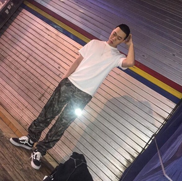 비와이가 여자친구와 결혼한다는 소식을 알렸다 (사진, 비와이 인스타그램 캡처)