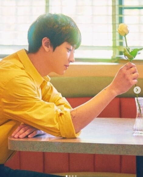 엑소 멤버 찬열 전여친의  록로가 온라인을 달구고 있다 (사진, 찬열 인스타그램 캡처)