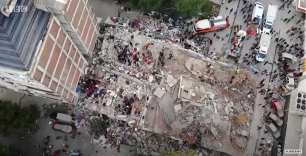 터키와 그리스에서 규모 7.0 강진이 발생해 최소 22명이 사망하는 등 큰 피해를 입었다.(사진=BBC News 영상 캡처)