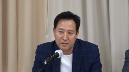 오세훈 전 서울시장이 지난 22일 '더좋은세상으로(마포포럼)' 에서 강연을 하고 있다.