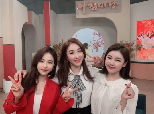 '아침마당' 출연한 홍자가 화제다 (사진, 숙행 인스타그램 캡처)