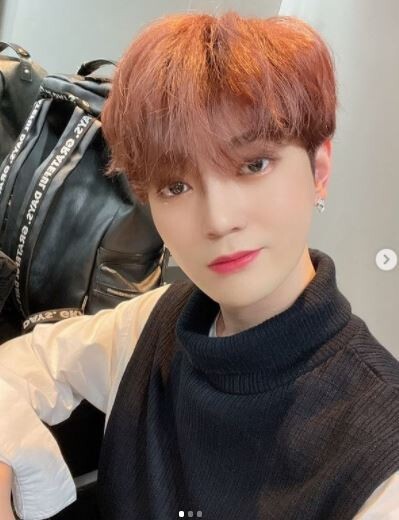 업텐션 비토가 코로나19 확진됨에 따라 같이 음악중심, 인기가요에 출연했던 비투비포유, 노라조, NCT, 에스파 등도 검사를 진행할 예정이다.(사진은 업텐션 비토=업텐션 공식 SNS 캡처)