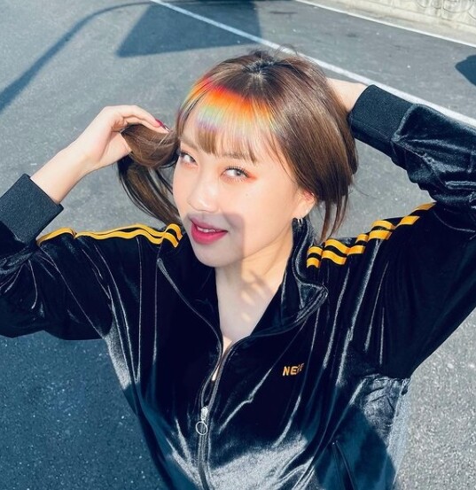 래퍼 이영지가 수능을 보지 않아 화제다 (사진, 이영지 인스타그램 캡처)