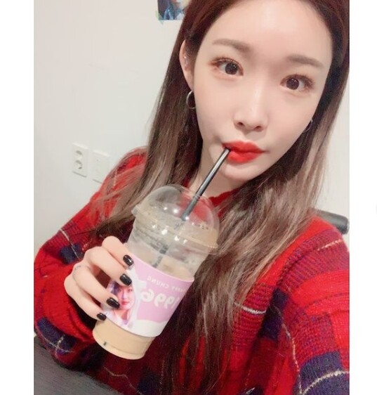 청하가 코로나19 양성 판정을 받았다 (사진, 청하 인스타그램 캡처)