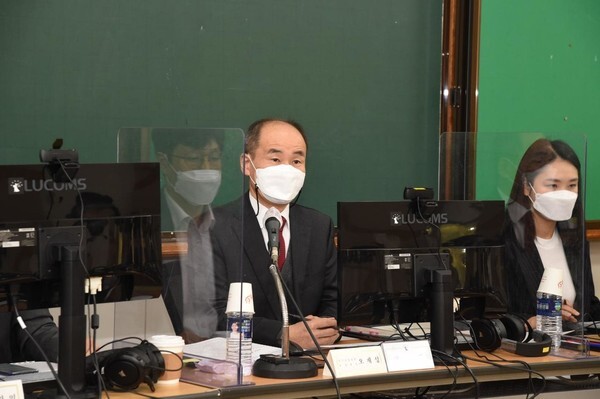 전국 법관 대표 회의에서 발언하는 의장 오재성 부장판사(사진, 연합뉴스)