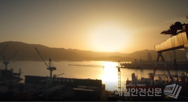 하도급 업체에 갑질 혐의로 공정거래위원회 제재를 받게 된 경남 거제의 삼성중공업 전경.(삼성중공업 홍보동영상 캡처)