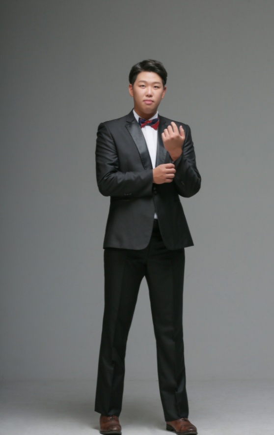 서준원과 손다경이 화제다 (사진, 롯데자이언츠 제공)