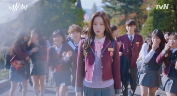 첫방 '여신강림' 문가영이 화제다 (사진, tvN '여신강림' 캡처)