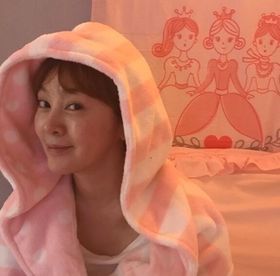 이승연이 갑성샘저하증 때문에 다이어트를 한다고 전했다 (사진, 이승연 인스타그램 캡처)