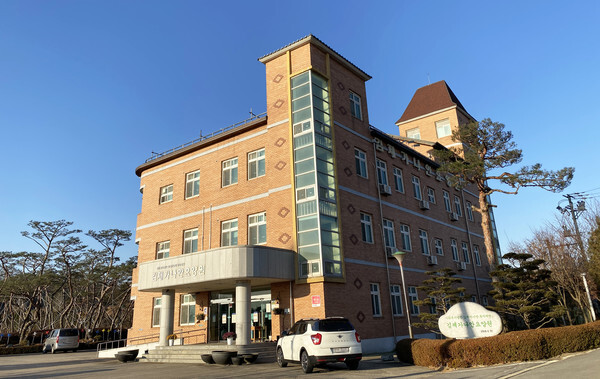 코로나19 집단감염이 발생한 김제 가나안요양원 모습(사진=연합뉴스 제공)