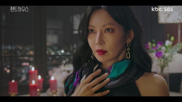 '펜트하우스' 김소연이 화제다 (사진, SBS ‘펜트하우스’ 캡처)