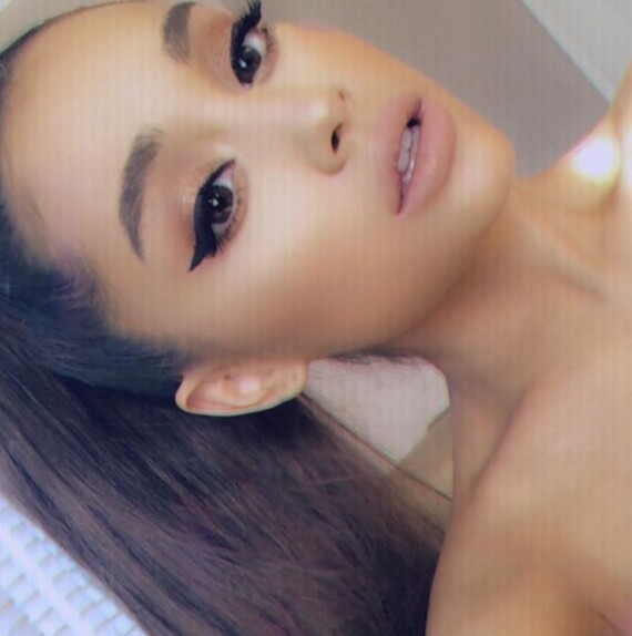 아리아나 그란데와 달튼 고메즈가 화제다 (사진, 아리아나 그란데 인스타그램 캡처)