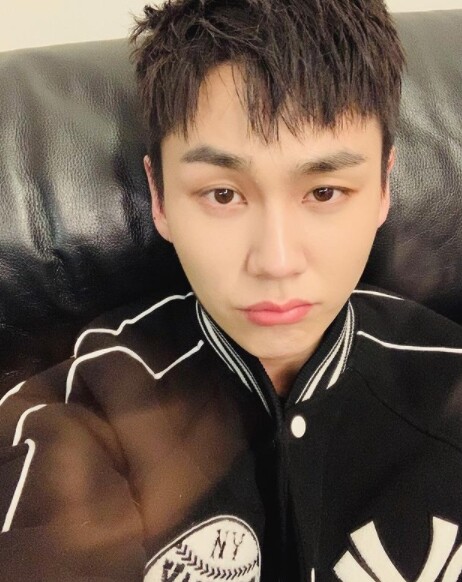 비투비 멤버 정일훈이 마약 혐의에 휩싸였다 (사진, 정일훈 인스타그램 캡처)