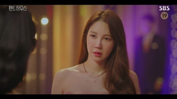 '펜트하우스' 이지아가 화제다 (사진, SBS '펜트하우스' 캡처)