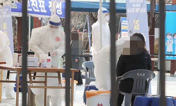 부산 제일나라요양병원 관련 코로나19 확진자가 31명으로 늘었다.(사진=연합뉴스 제공)