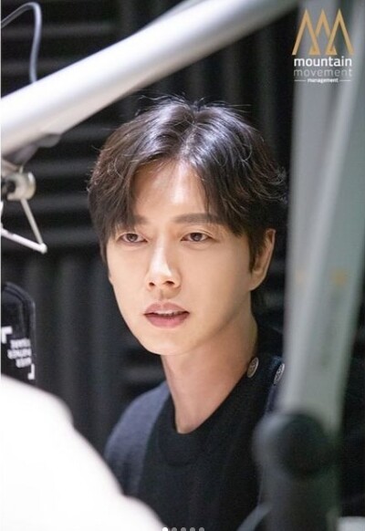 '꼰대인턴' 박해진이 대상을 수상했다 (사진, 박해진 인스타그램 캡처)