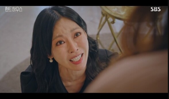 '펜트하우스' 시즌2 이지아 출연 여부가 궁금증을 자아내고 있다 (사진, SBS '펜트하우스' 캡처)