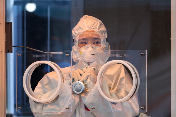 한파에 고생하는 의료진(사진, 연합뉴스)