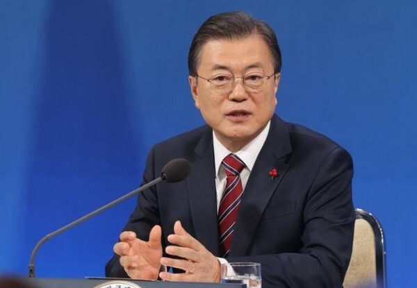 문재인 대통령이 윤석열 검찰총장에 대해 여전히 신임하고 있다고 밝혔다. (사진=연합뉴스 제공)