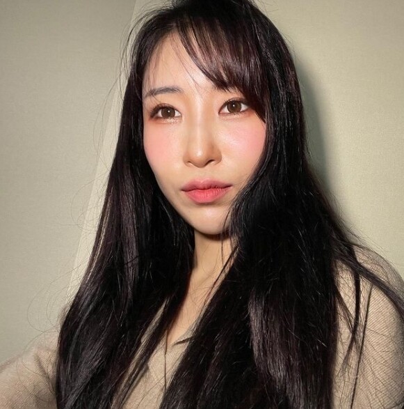 이세영이 악플로 인해 쌍꺼풀 수술을 강행했다 (사진, 이세영 인스타그램 캡처)