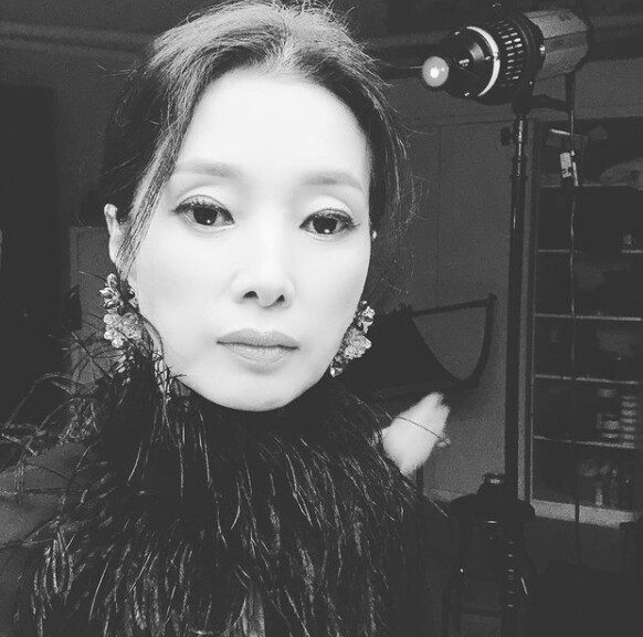 배우 김성희가 화제다 (사진, 김성희 인스타그램 캡처)