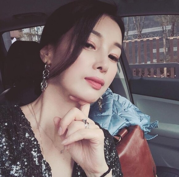 배우 김성희가 화제다 (사진, 김성희 인스타그램 캡처)