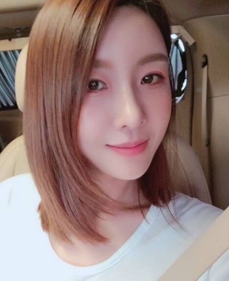 가수 진달래가 학폭 사실을 인정했다 (사진, 진달래 인스타그램 캡처)