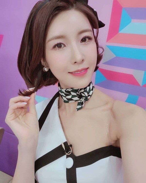 진달래 학교폭력이 화제다 (사진, 진달래 인스타그램 캡처)