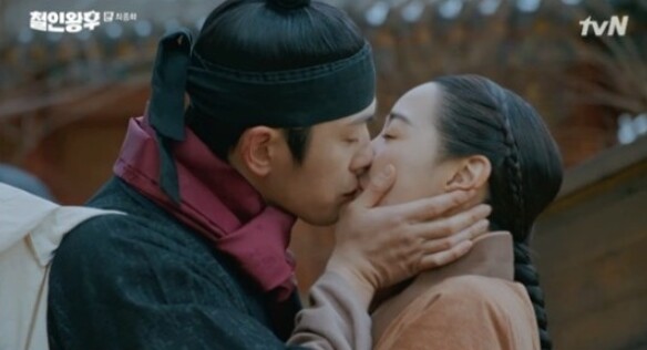 철종에 대한 관심이 커지고 있다 (사진, tvN '철인왕후' 캡처)