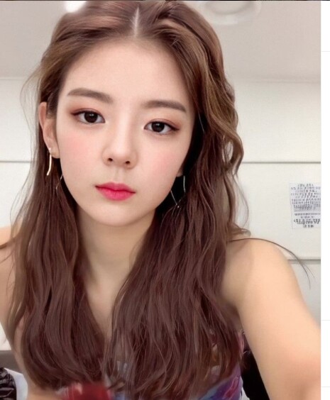 있지 리아가 학교폭력 의혹에 휩싸였다 (사진, 리아 팬페이지 인스타그램 캡처)