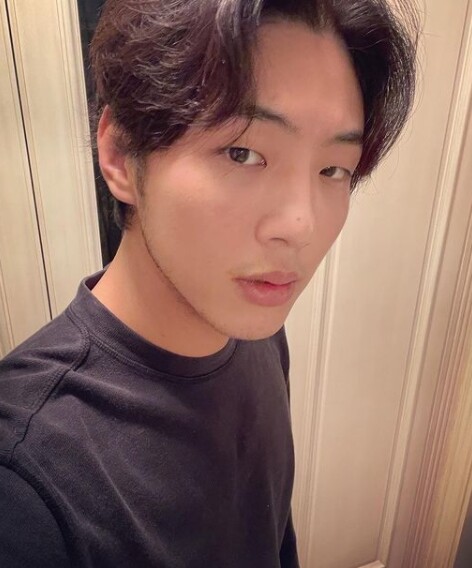 지수가 출연하는 '달이 뜨는 강'에 비상이 걸렸다 (사진, 지수 인스타그램 캡처)