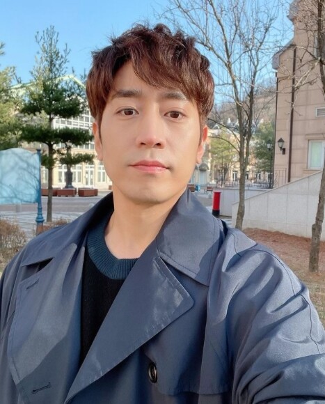 신화 에릭이 김동완과의 관계에 대해 입장을 밝혔다 (사진, 에릭 인스타그램 캡처)