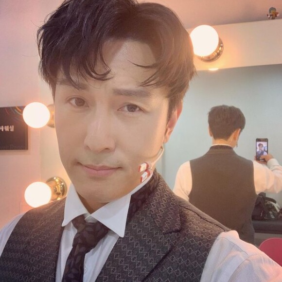 신화 에릭이 김동완과의 관계에 대해 입장을 밝혔다 (사진, 김동완 인스타그램 캡처)