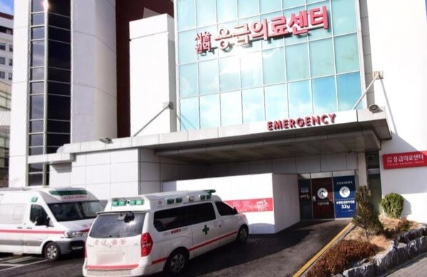 서울대병원 응급중환자실에서 코로나19 확진자가 나왔다. 사진은 서울대병원 응급의료센터 모습(네이버지도 캡처)