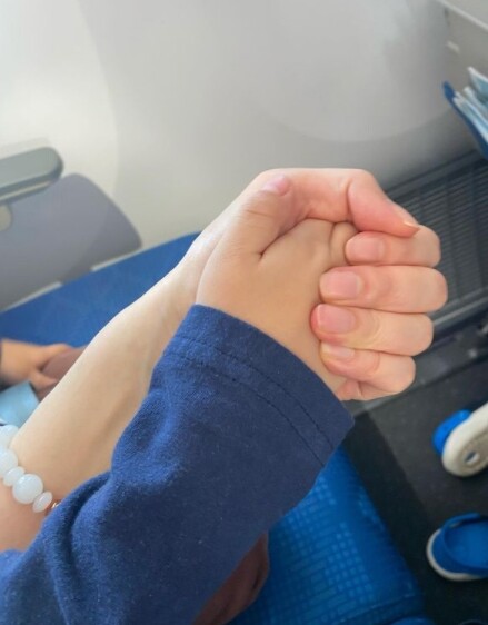 일라이와 이혼한 지연수와 아들 손  (사진, 지연수 인스타그램 캡처)