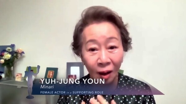 윤여정이  미국배우조합 여우조연상을 수상했다 (사진, 트위터 캡처)