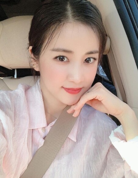 걸그룹 에이핑크 박초롱이 학교폭력 의혹에 휩싸였다(사진, 박초롱 인스타그램 캡처)