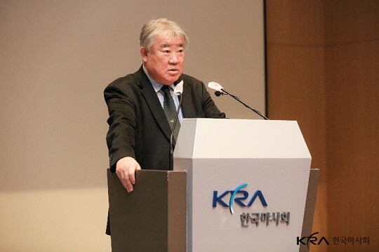 김우남 한국마사회장이 직원들을 겁박하거나 국회의원 시절 보좌관을 비서실장으로 임명하는 무리수를 둬 여론의 도마에 올랐다. (사진=한국마사회)