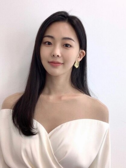 '골목식당' 새 MC가 된 금새록 (사진, 금새록 인스타그램 캡처)