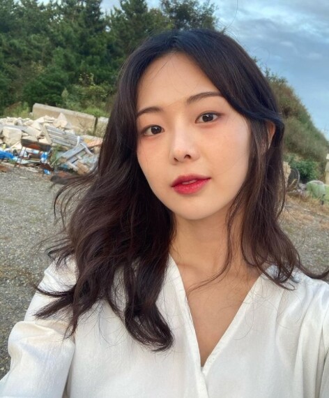 '골목식당' 새 MC가 된 금새록 (사진, 금새록 인스타그램 캡처)