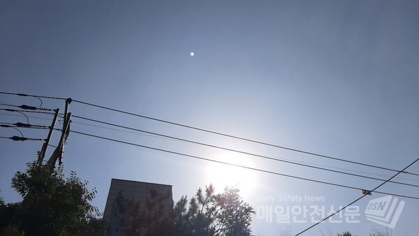 [내일날씨]내일부터 낮기온이 점차 올라 금요일에는 32도까지 치솟겠다. /매일안전신문