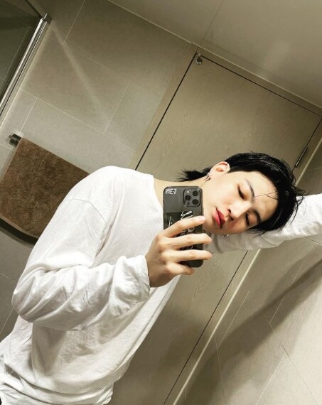 외설 논란에 휩싸인 JB (사진, 제이비 인스타그램 캡처)